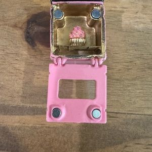 NWT Betsey Johnson necklace